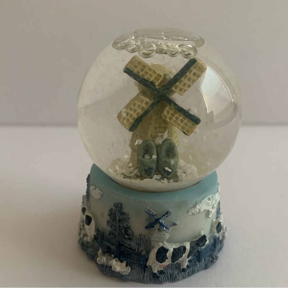 Windmill Snow Globe